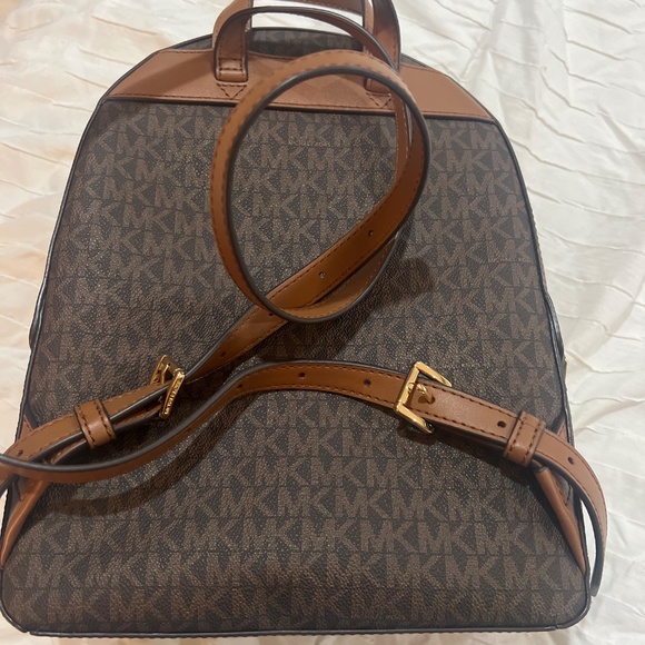 Michael Kors Jaycee Medium Backpack New with Tags - Picture 2 of 3